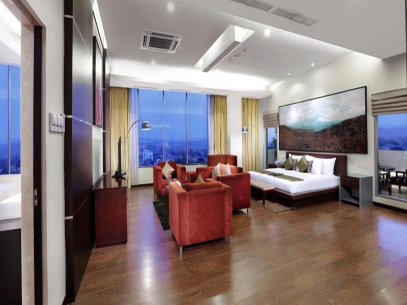Grand Candi Hotel Semarang Exterior foto